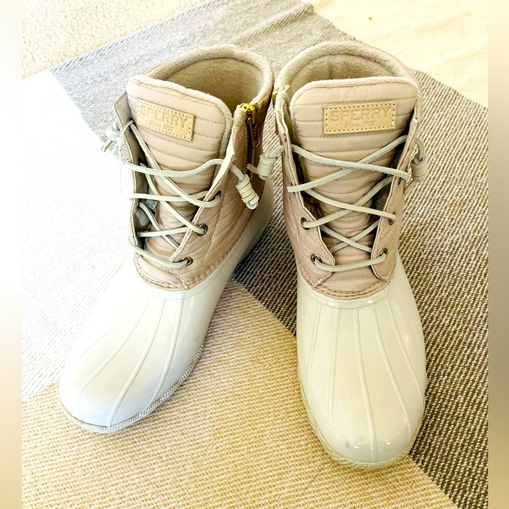 NWOT Sperry Topsider saltwater boots